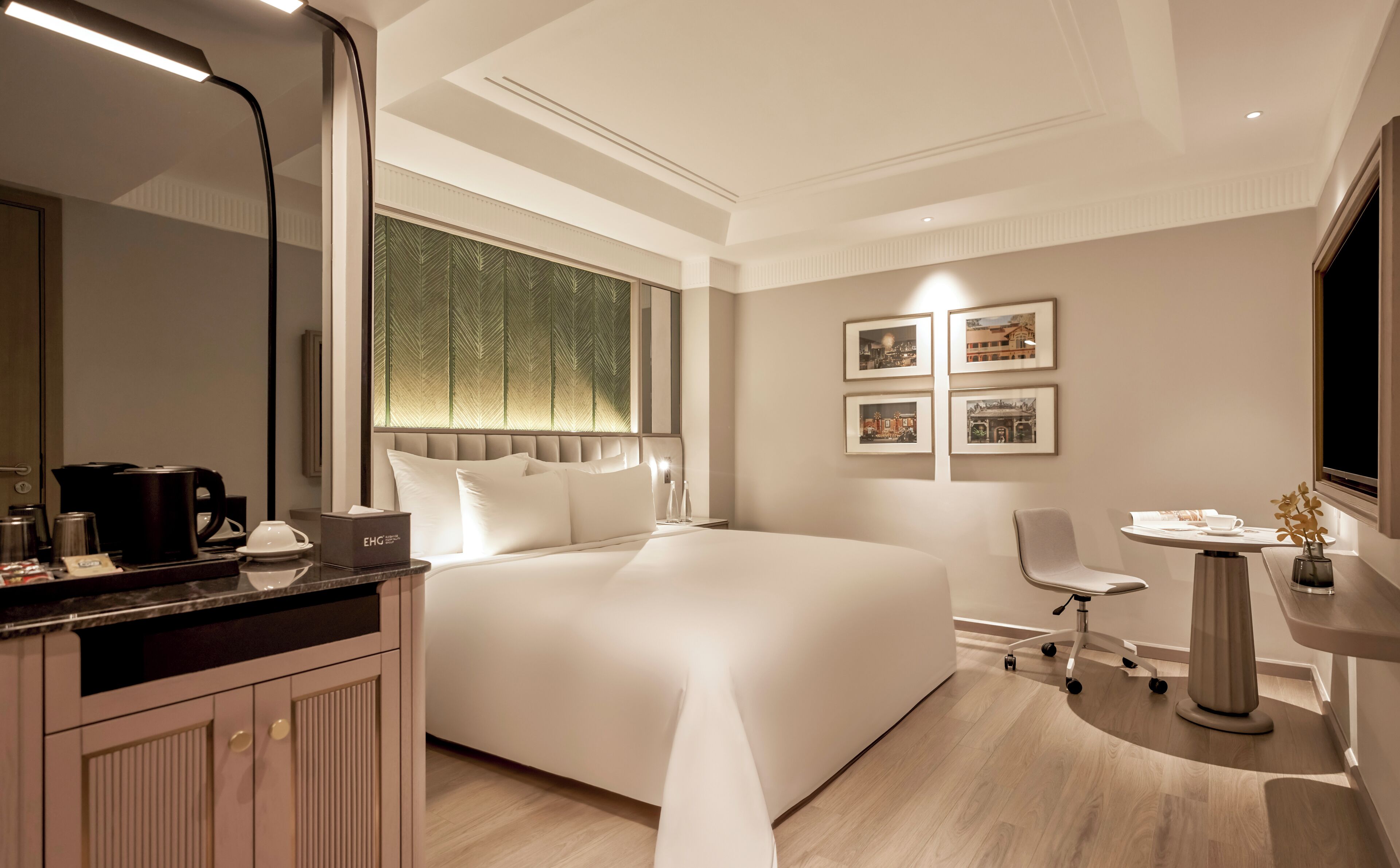 高档床上用品、羽绒被、迷你吧、客房内保险箱