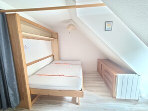 1 makuuhuone, silitysrauta/-lauta, Wi-Fi
