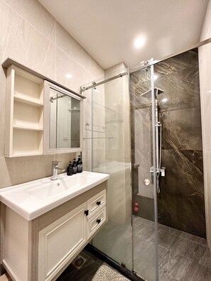 Zimmersafe, Schreibtisch, kostenloses WLAN