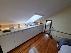 1 chambre, bureau, fer et planche à repasser, Wi-Fi