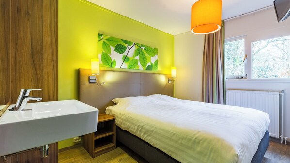 1 quarto, Wi-Fi de cortesia, roupa de cama