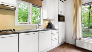 冷蔵庫、コンロ、食器洗い機、コーヒー / ティーメーカー