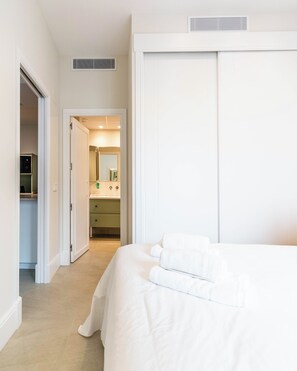 1 chambre, fer et planche à repasser, Wi-Fi, draps fournis