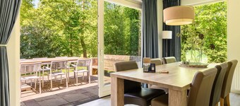 Detached 6-person villa