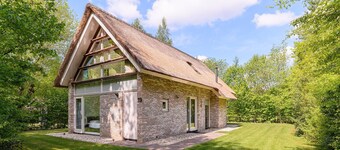 Detached 6-person villa