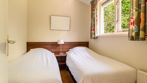2 bedrooms, bed sheets