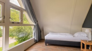 3 chambres, accĂšs au Wi-Fi (inclus), literie fournie