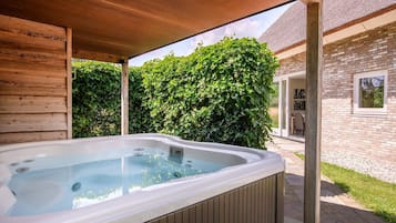 室外 SPA 浴池