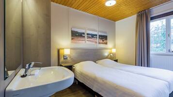 9 bedrooms, free WiFi