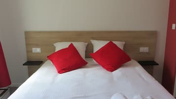 Comfort Double Room, Balcony | Blackout drapes, soundproofing, iron/ironing board, free WiFi