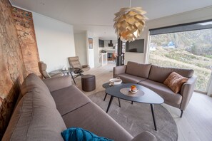 Comfort Cottage, Sea View | Living area