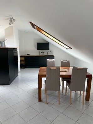 Dining - Bright 45sqm apartment for max. 5 people (Obing)