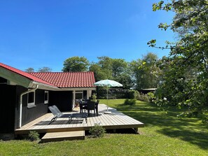 Outdoor dining - Summer house at Fyns Hoved (Martofte)