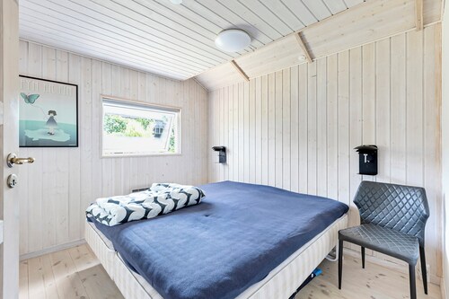 Cozy cottage in scenic surroundings