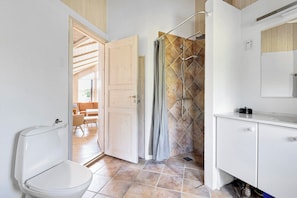 Shower - Cozy cottage in scenic surroundings (Assens)