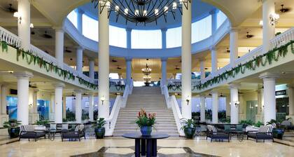 The Signature Level At Grand Palladium Lady Hamilton Resort & Spa