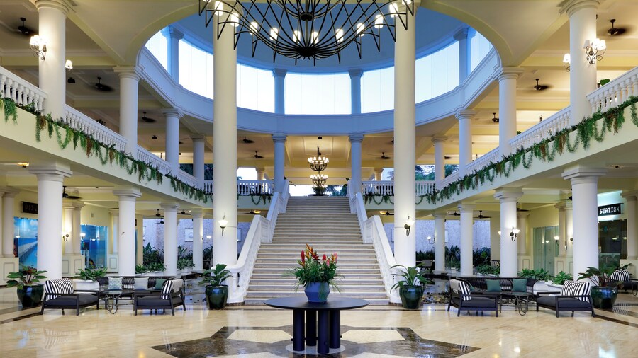 The Signature Level At Grand Palladium Lady Hamilton Resort & Spa