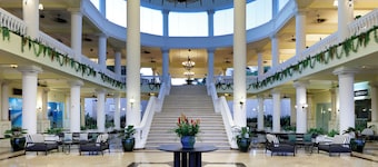 The Signature Level At Grand Palladium Lady Hamilton Resort & Spa