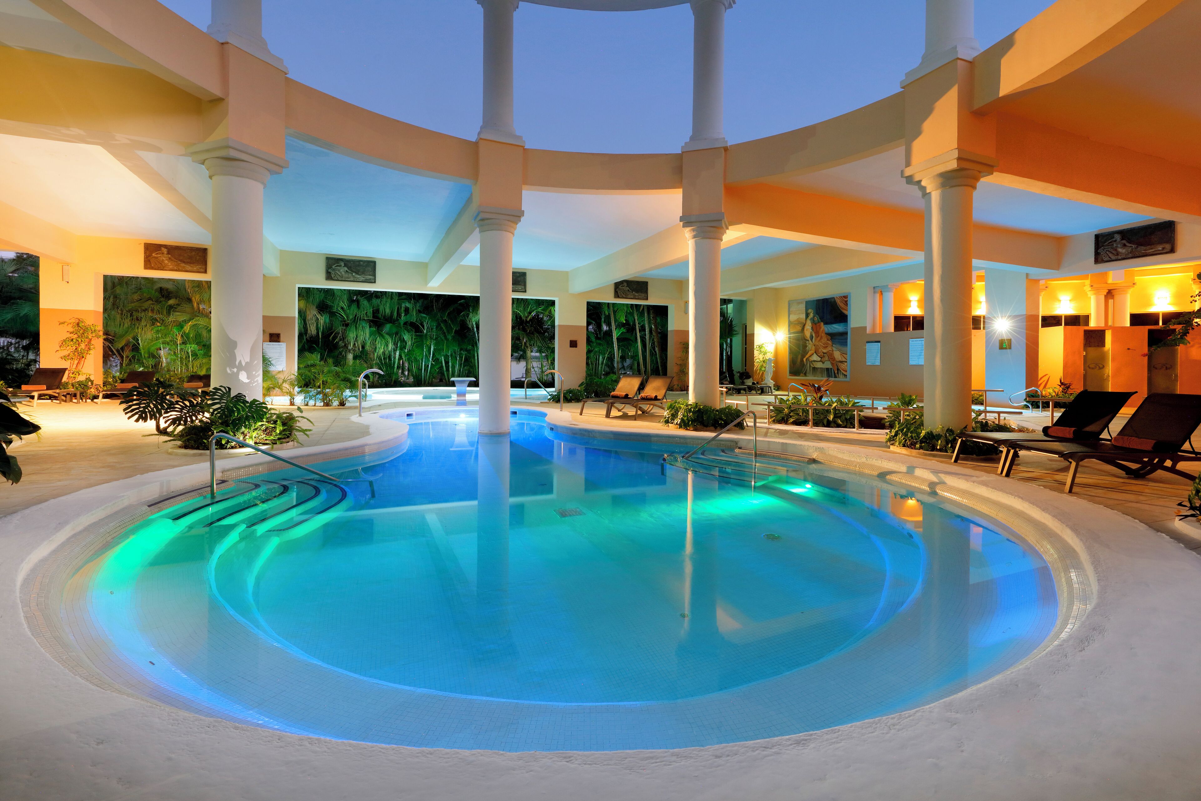 Banyera d'hidromassatge coberta