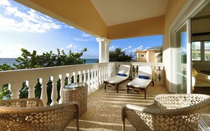 Terrace/patio - The Signature Level At Grand Palladium Lady Hamilton Resort & Spa (Lucea)