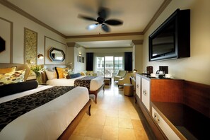 In-room safe, desk, iron/ironing board, free WiFi - The Signature Level At Grand Palladium Lady Hamilton Resort & Spa (Lucea)