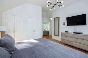 3 bedrooms, in-room safe, soundproofing, iron/ironing board - Villa Baloch (East Hampton)