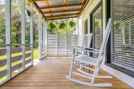 Terrace/patio. The Meadow! Peaceful Getaway!