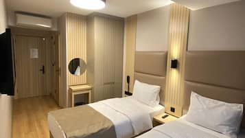 Lakens van Egyptisch katoen, luxe beddengoed, een bureau