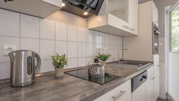 Kühlschrank, Ofen, Herdplatte, Geschirrspüler