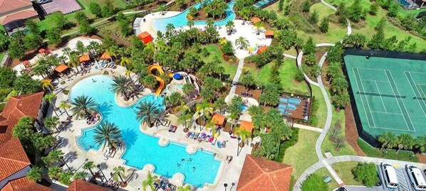 Outdoor pool, a heated pool - Private Heated Pool, Smart TV, WiFi, BBQ (Davenport)