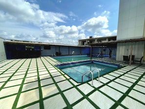 Outdoor pool - Grand Bohabs Hotel (Abuja)