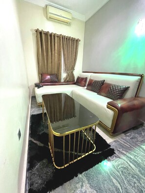 Living area - Grand Bohabs Hotel (Abuja)