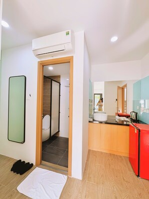 Basic Double Room, 1 Queen Bed | Individually decorated, desk, laptop workspace, soundproofing - Baan Taley Da Nang Hotel & Appartment (Da Nang)