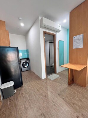 Traditional Studio | Private kitchen | Mini-fridge - Baan Taley Da Nang Hotel & Appartment (Da Nang)