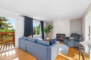 TV - Bodur's Rustling Leaves - EV Charge, BBQ, Privacy (Renton)