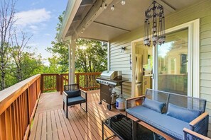 Property grounds - Bodur's Rustling Leaves - EV Charge, BBQ, Privacy (Renton)