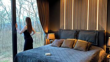 1 bedroom, soundproofing, travel crib, free WiFi