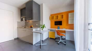 Căn hộ tiện nghi đơn giản | Bếp nhỏ riêng