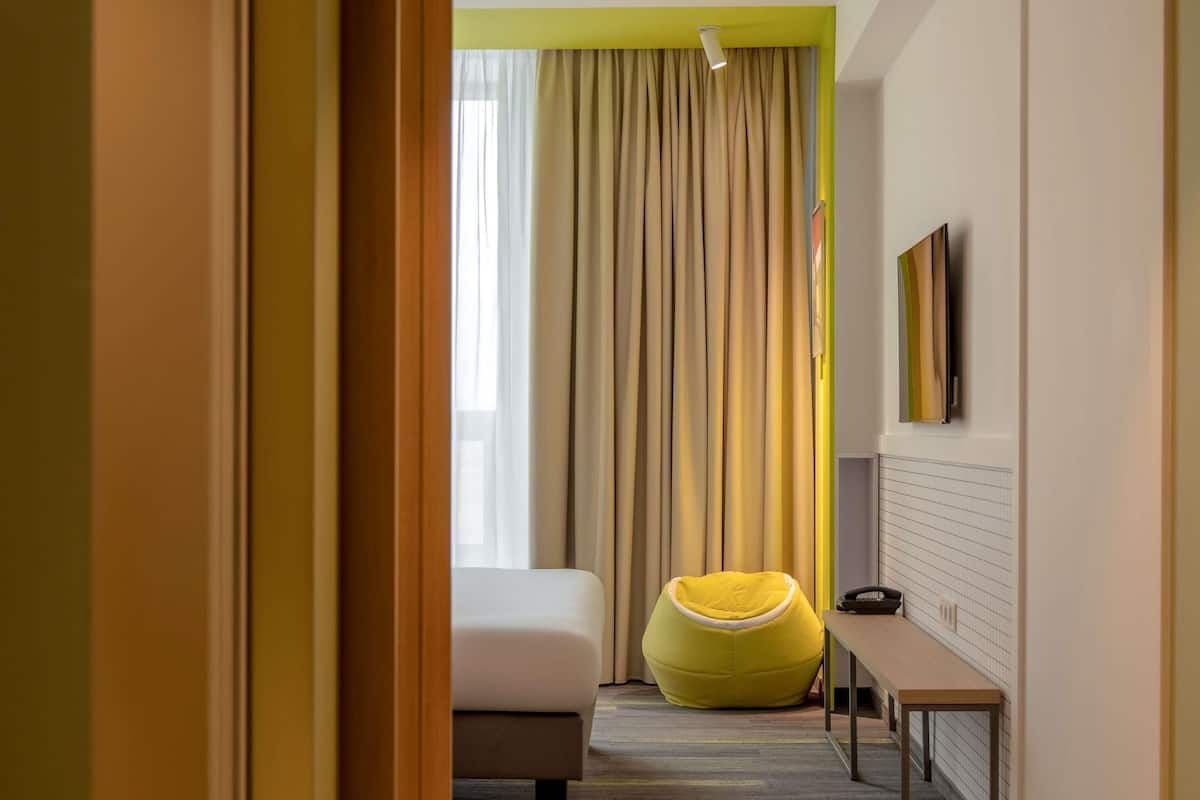 1 habitación, minibar, caja de seguridad en la habitación y escritorio