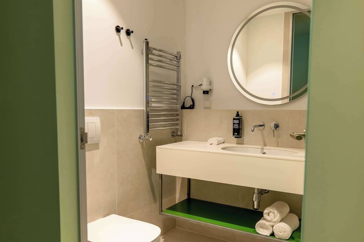 1 habitación, minibar, caja de seguridad en la habitación y escritorio