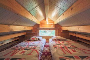 Chalet | 2 bedrooms, blackout drapes, iron/ironing board