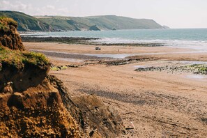 Beach - Stunning 6 Bedroom Cottage near Cornish Coast (Bude)