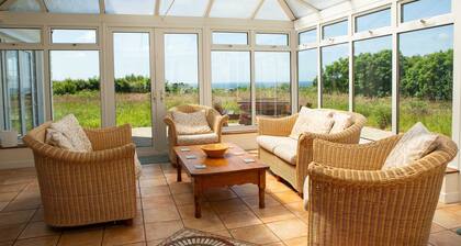 Friendly 6-BR Cottage | Cornish Beaches