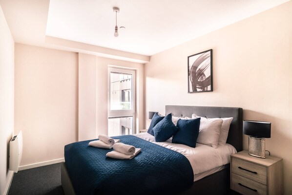 2 Schlafzimmer, Schreibtisch, Bügeleisen/Bügelbrett, Internetzugang