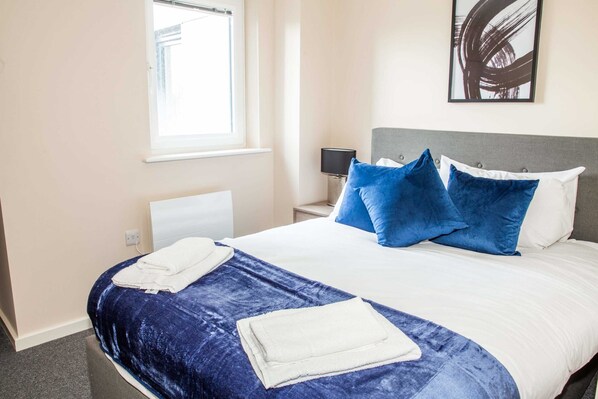 2 Schlafzimmer, Schreibtisch, Bügeleisen/Bügelbrett, WLAN