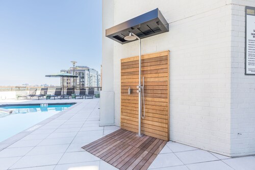 2BR Modern Apartment Near DC & Airport