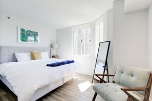 2 habitaciones, tabla de planchar con plancha y cuna de viaje 