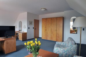 TV - Hotel Grüner Baum (Pommersfelden)