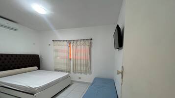 4 bedrooms, WiFi, bed sheets