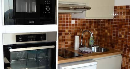 L'Escale - Studio with loggia in the city center
